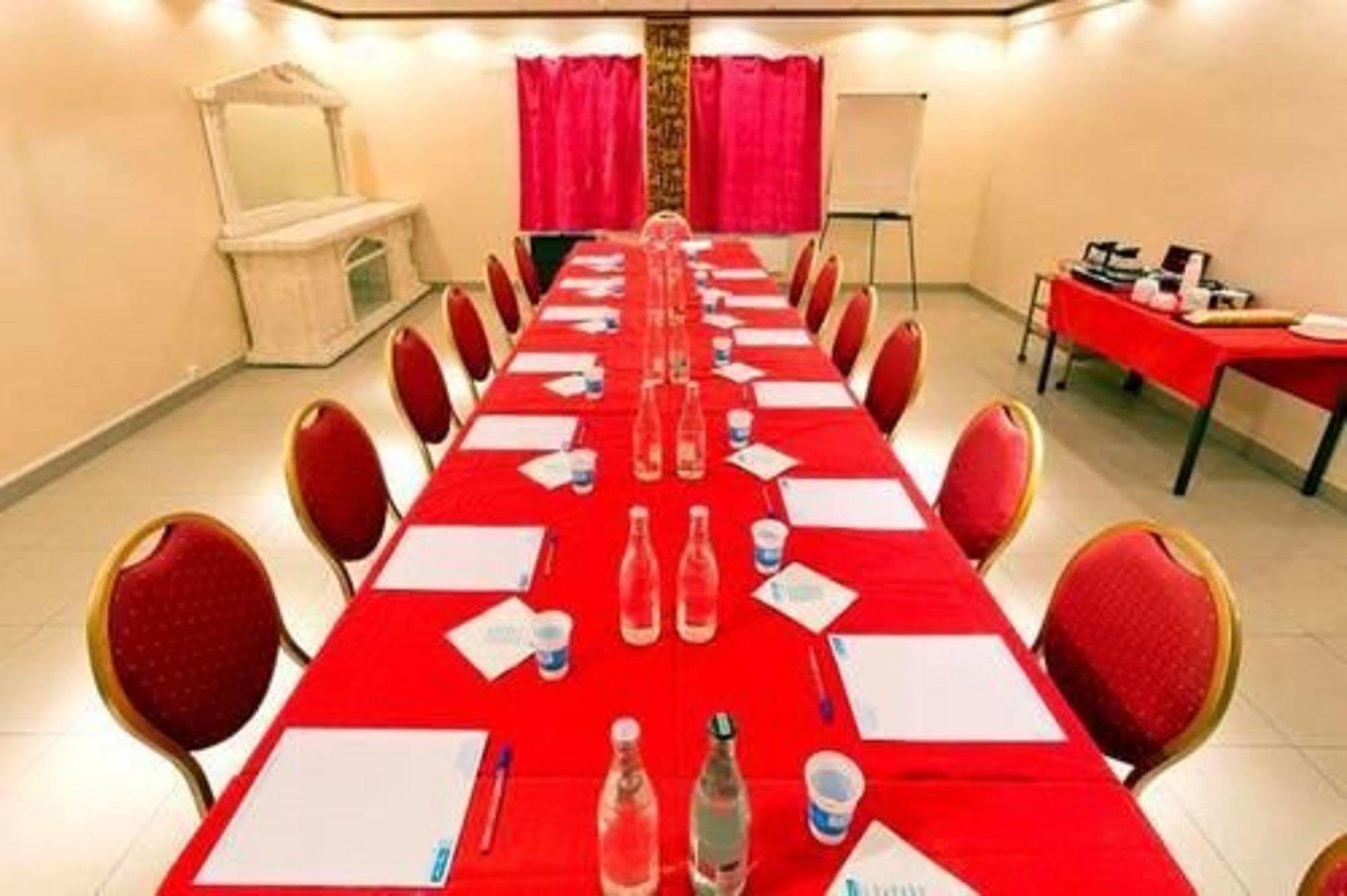 Ibis Styles Paris Hippodrome De Vincennes Hotel Joinville-le-Pont Eksteriør billede
